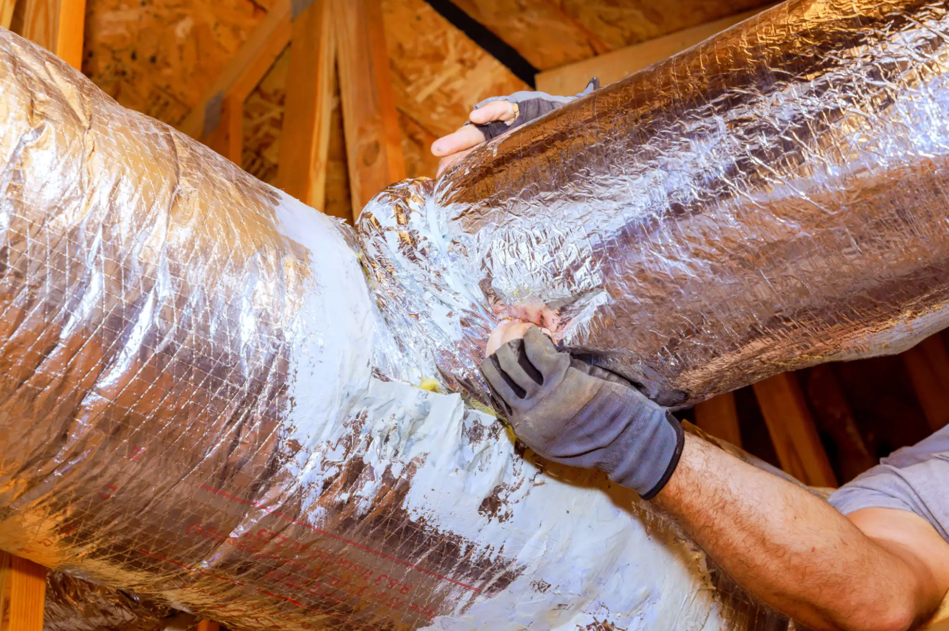 Sealing leaks in the duct system